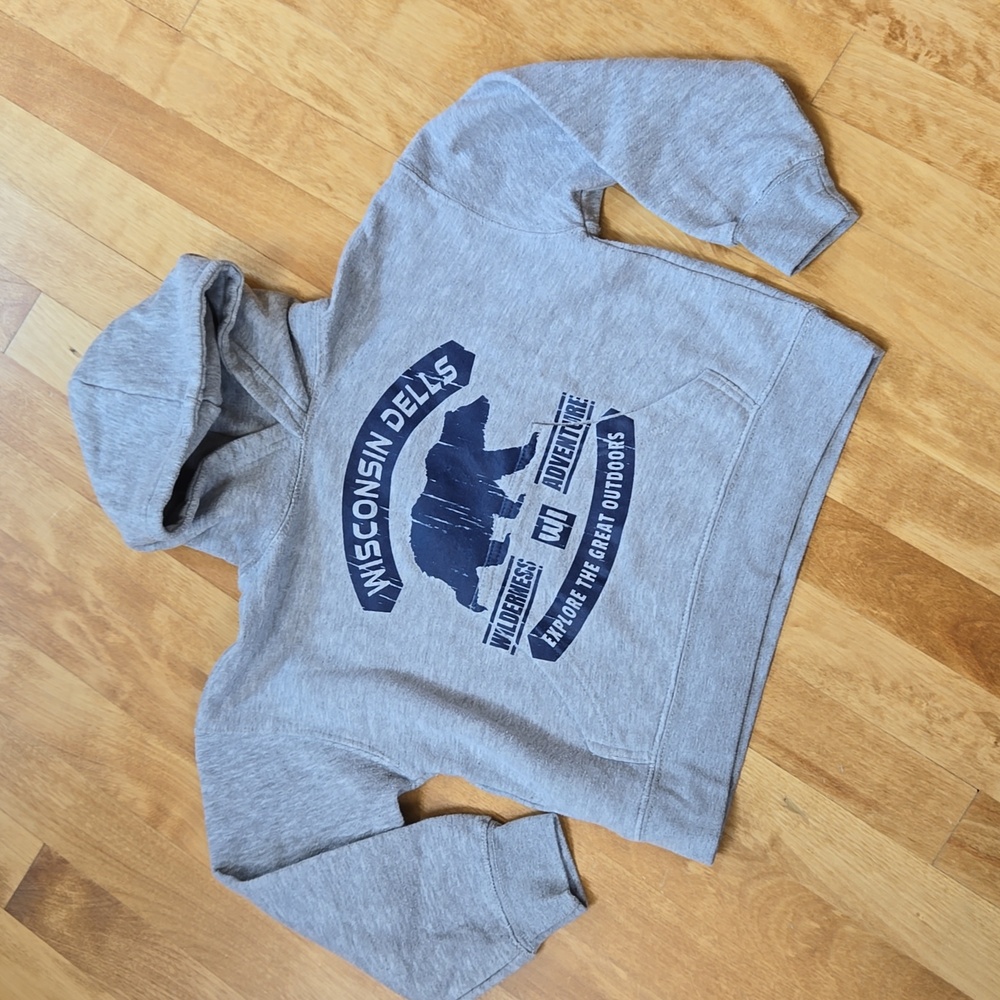 Pacific & co kids small hoodie / Wisconsin dells